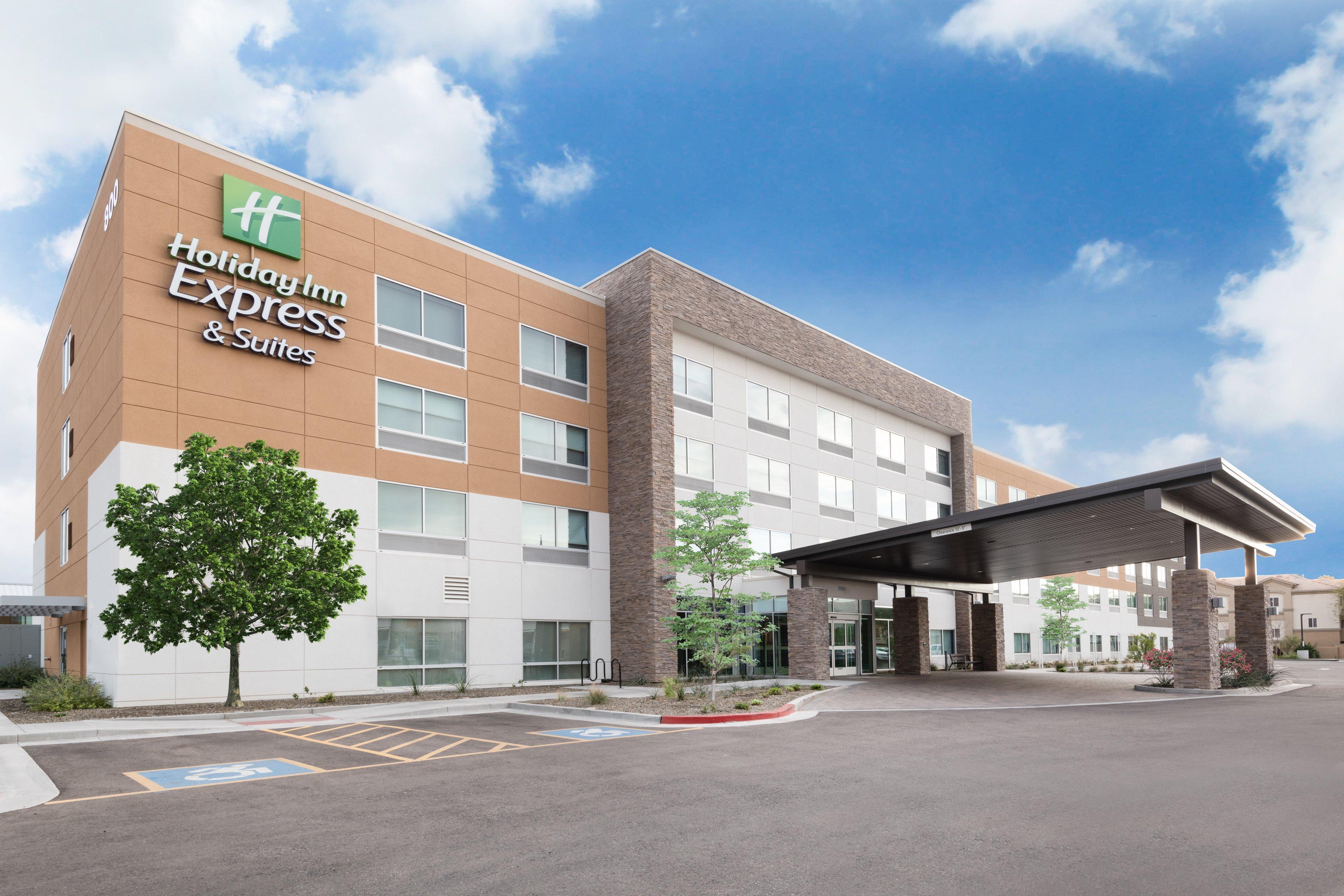 Holiday Inn Express & Suites - Phoenix - Airport North, An Ihg Hotel Exterior photo